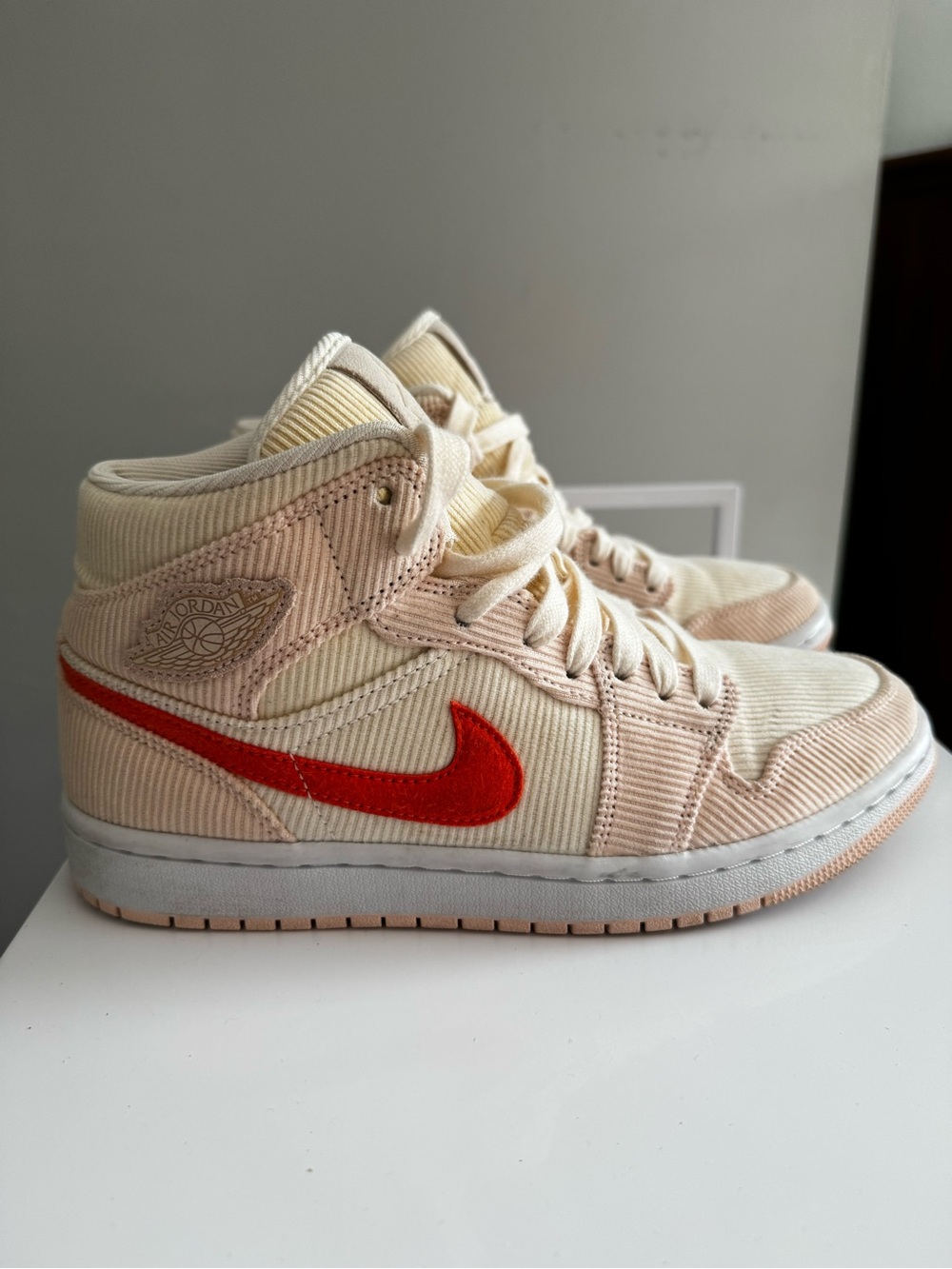 Nike Cream and Blush Air Jordan 1 Mid